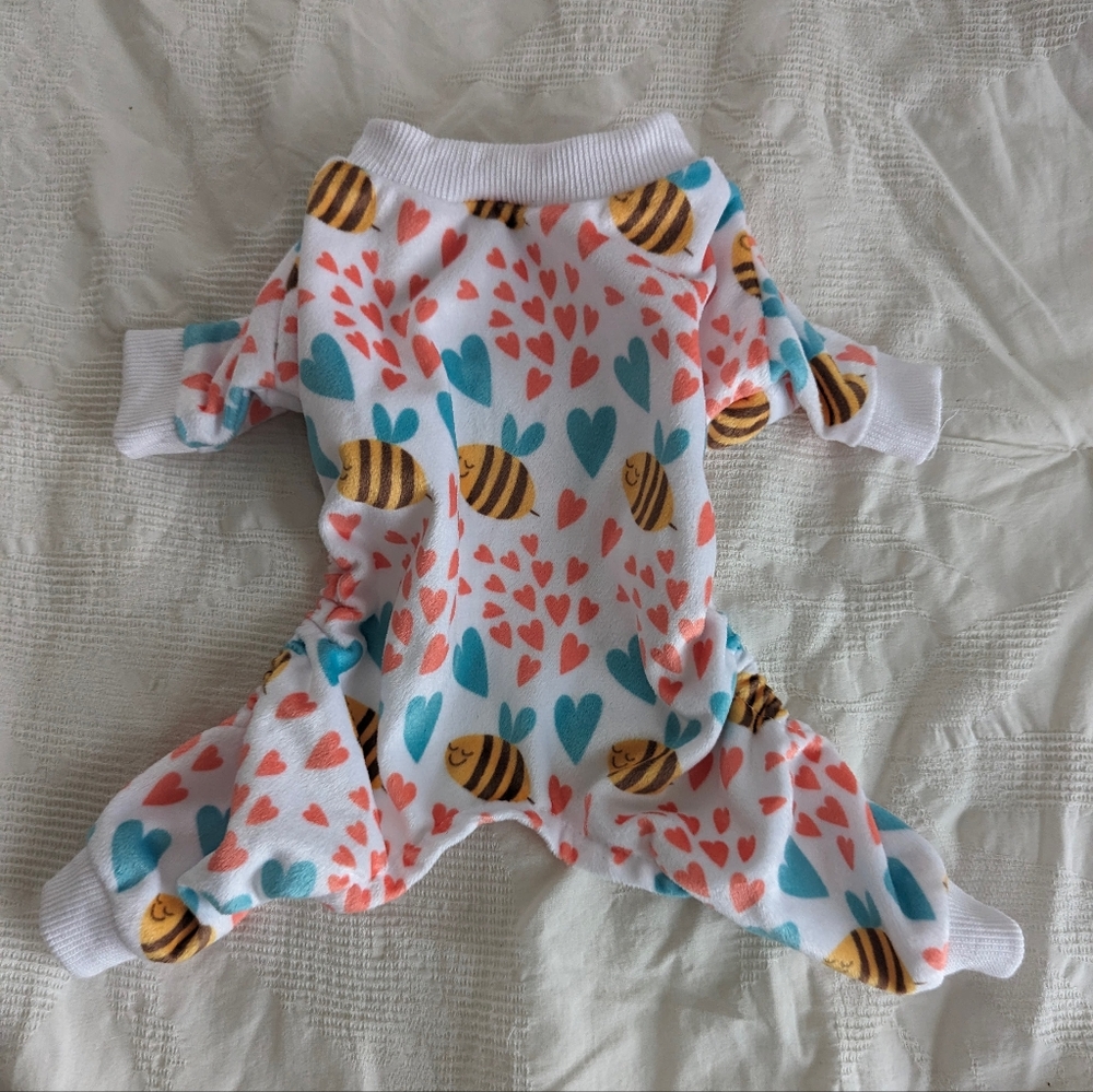 NWOT Cute Bone Fit